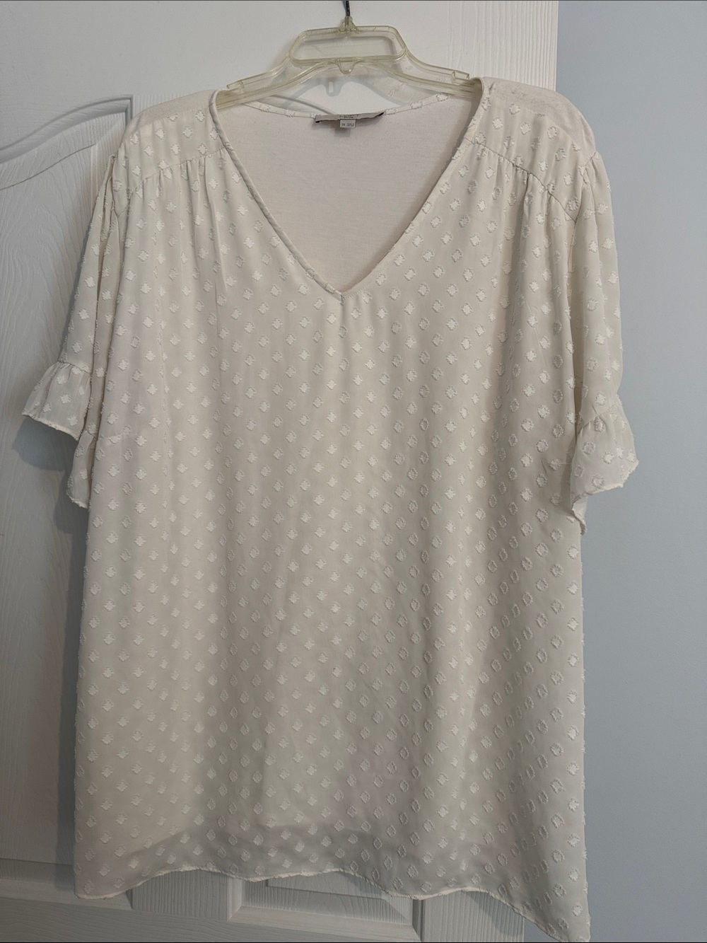 LOFT Cream V-Neck Textured Ruffle Sleeve Top